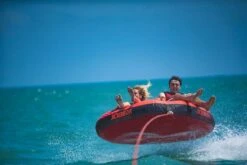 Jobe Double Trouble Funtube - 2 Persoons 9 Jobe Double Trouble Funtube - 2 Persoons -Winkel Voor Watersportartikelen 230220006 actionshot 5 big resultaat